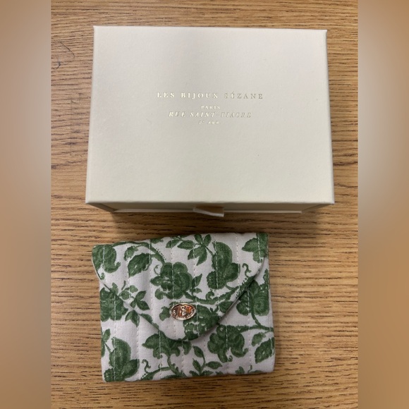 Sezane Green & White Botanical Wallet - Picture 1 of 4